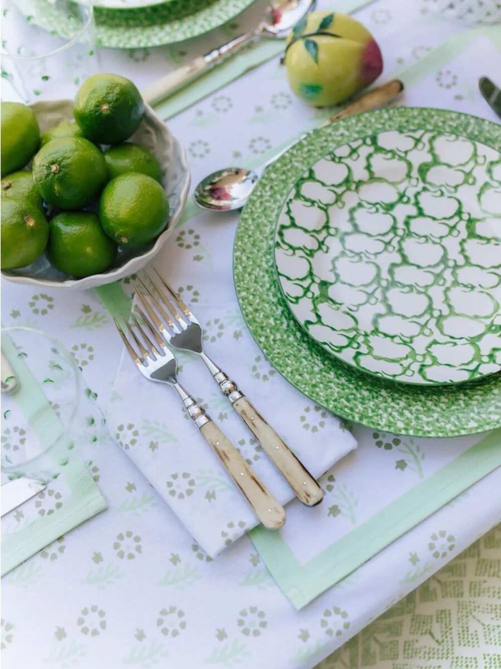 NWT Julia Amory Celadon Gentle Flower Tablecloth